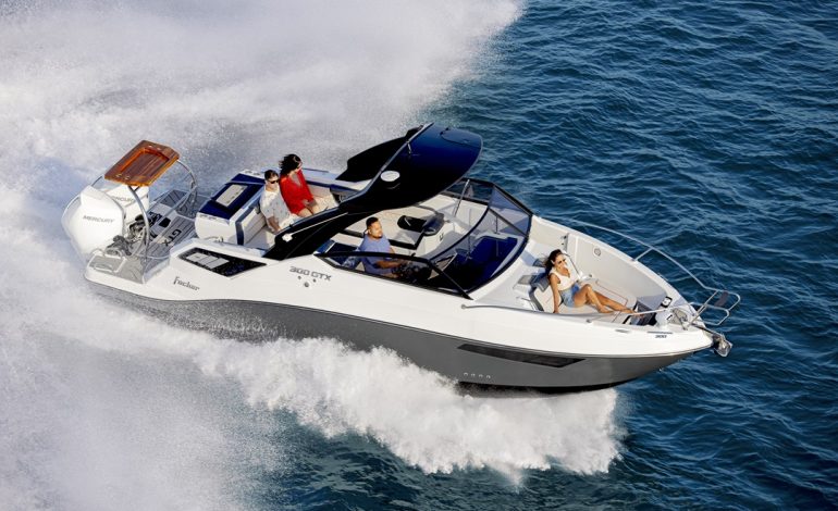  Lancha “Focker 300” estreia no Marina Itajaí Boat Show